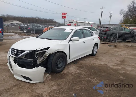 2018 Nissan Altima 2.5 S z USA, uszkodzony, nr VIN 1N4AL3AP2JC161576